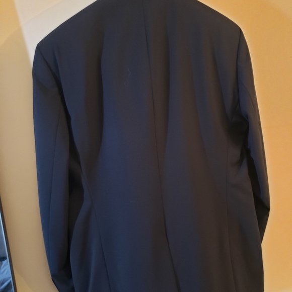 Hugo Boss suit size 42 - Picture 3 of 4